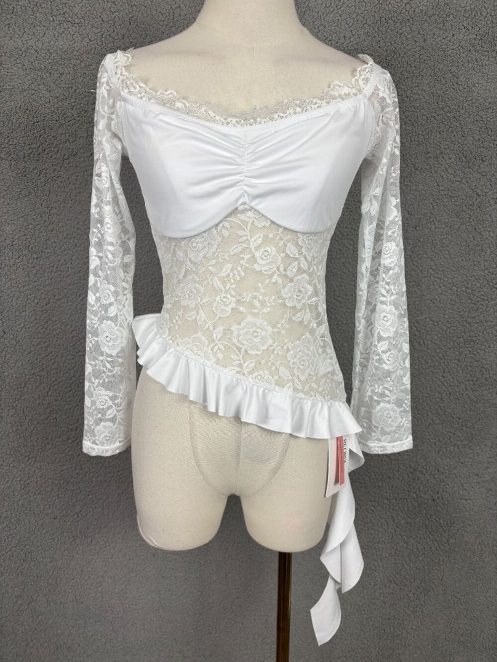 REORIA Women's Off Shoulder Lace Trim Crop Ruffle Hem Top White Size Med NWT's